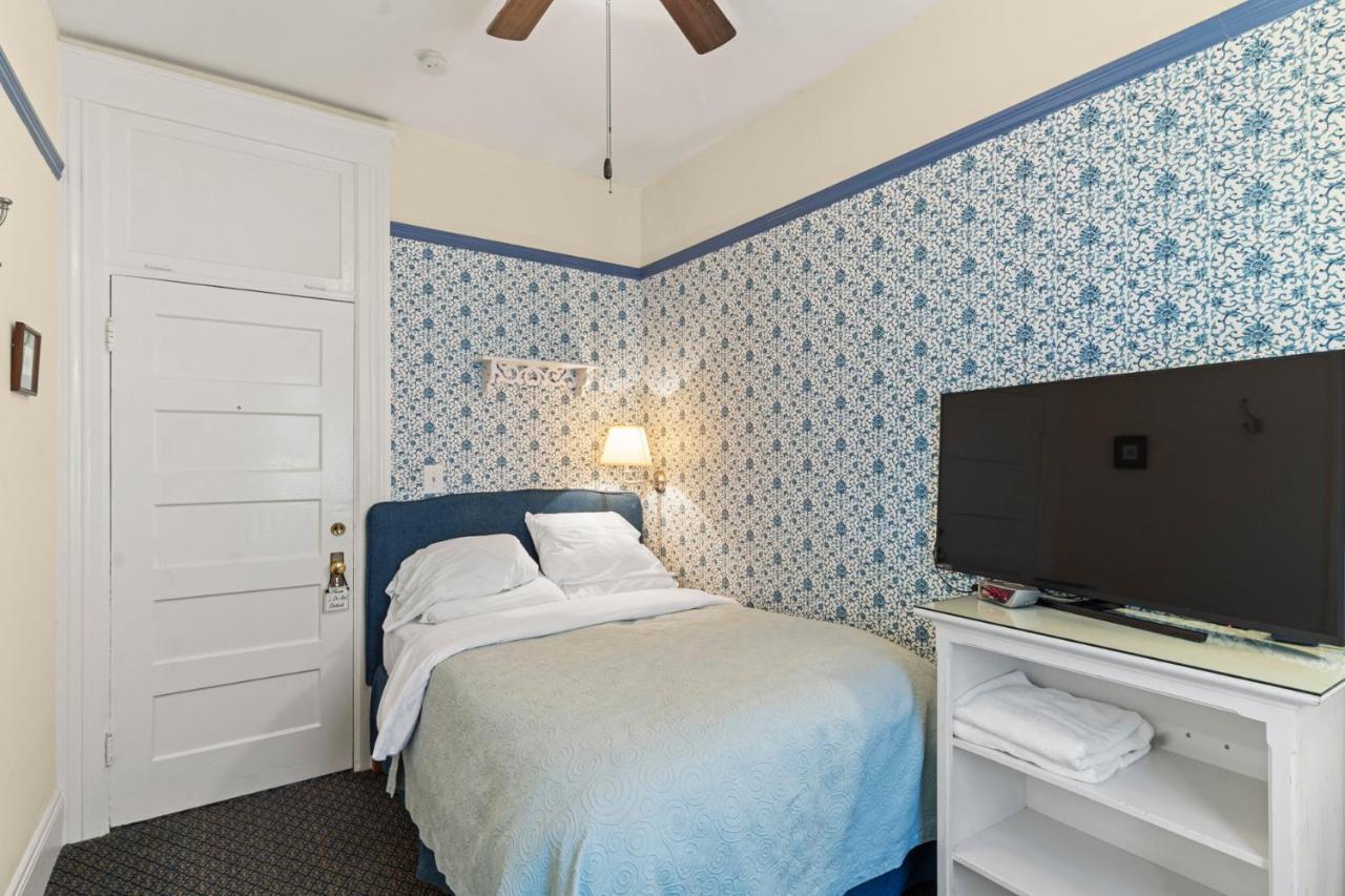 Chambre Double avec Toilettes Communes