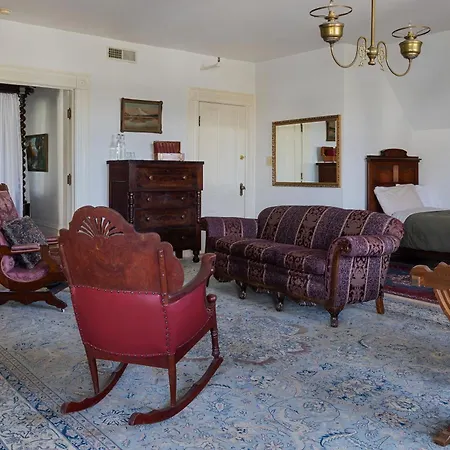 Chateau Tivoli Bed And Breakfast-3